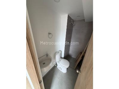 Apartamento de 3 alcobas en venta en Madera, Bello, 54 m² · foto 4 de 15