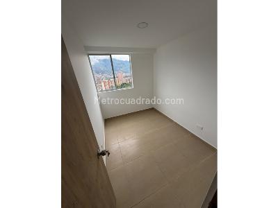 Apartamento de 3 alcobas en venta en Madera, Bello, 54 m² · foto 7 de 15
