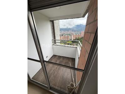Apartamento de 3 alcobas en venta en Madera, Bello, 54 m² · foto 8 de 15
