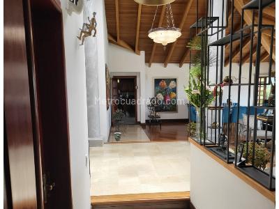 Casa de 4 alcobas en venta en El Escobero, Envigado, 600 m² · foto 15 de 20