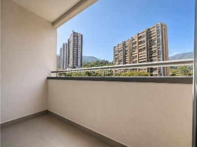 Apartamento de 2 alcobas en venta en El Chingui, Envigado, 58 m² · foto 2 de 18