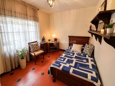 Casa de 5 alcobas en venta en Estadio, Medellín, 332 m² · foto 9 de 20
