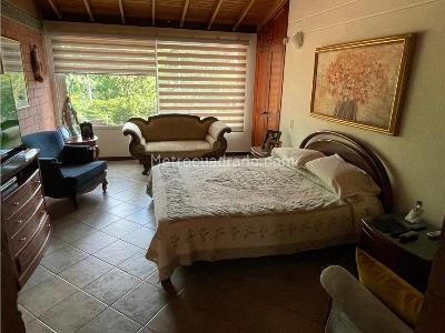 Casa de 4 alcobas en venta en Cumbres, Envigado, 240 m² · foto 10 de 19