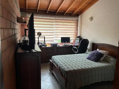 Casa de 4 alcobas en venta en Cumbres, Envigado, 240 m² · foto 12 de 19