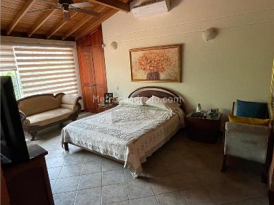 Casa de 4 alcobas en venta en Cumbres, Envigado, 240 m² · foto 14 de 19
