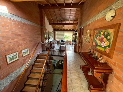 Casa de 4 alcobas en venta en Cumbres, Envigado, 240 m² · foto 15 de 19
