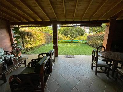 Casa de 4 alcobas en venta en Cumbres, Envigado, 240 m² · foto 2 de 19