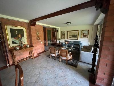 Casa de 4 alcobas en venta en Cumbres, Envigado, 240 m² · foto 5 de 19