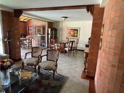 Casa de 4 alcobas en venta en Cumbres, Envigado, 240 m² · foto 6 de 19