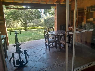 Casa de 4 alcobas en venta en Loma El Atravesado, Envigado, 240 m² · foto 4 de 20