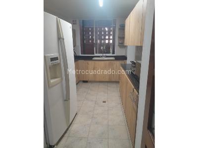 Casa de 4 alcobas en venta en Loma El Atravesado, Envigado, 240 m² · foto 9 de 20