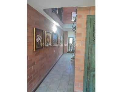 Casa de 4 alcobas en venta en Loma El Atravesado, Envigado, 240 m² · foto 14 de 20