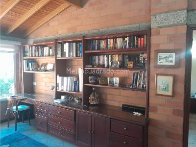 Casa de 4 alcobas en venta en Loma El Atravesado, Envigado, 240 m² · foto 17 de 20