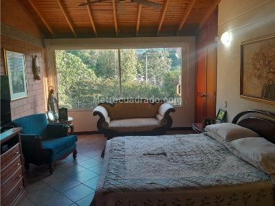 Casa de 4 alcobas en venta en Loma El Atravesado, Envigado, 240 m² · foto 20 de 20