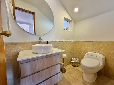 Casa de 4 alcobas en venta en San Lucas, Medellín, 265 m² · foto 13 de 20