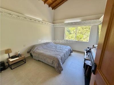Casa de 4 alcobas en venta en San Lucas, Medellín, 265 m² · foto 17 de 20