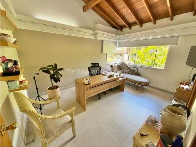Casa de 4 alcobas en venta en San Lucas, Medellín, 265 m² · foto 18 de 20