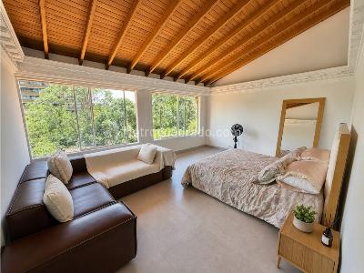 Casa de 4 alcobas en venta en San Lucas, Medellín, 265 m² · foto 19 de 20
