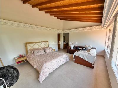 Casa de 4 alcobas en venta en San Lucas, Medellín, 265 m² · foto 20 de 20
