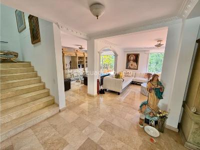 Casa de 4 alcobas en venta en San Lucas, Medellín, 265 m² · foto 2 de 20
