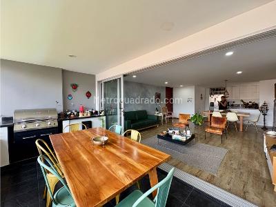 Apartamento de 4 alcobas en venta en Los Balsos, Medellín, 138 m² · foto 2 de 20
