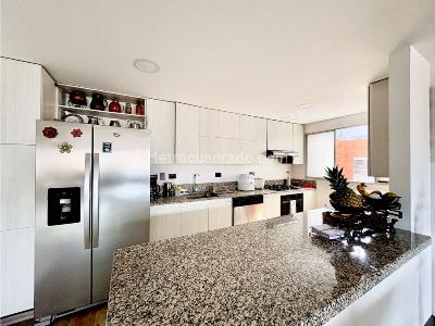 Apartamento de 4 alcobas en venta en Los Balsos, Medellín, 138 m² · foto 8 de 20
