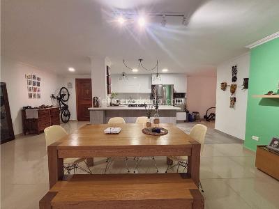 Apartamento de 2 alcobas en venta en Conquistadores, Medellín, 144 m² · foto 3 de 16