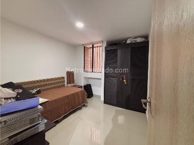Apartamento de 2 alcobas en venta en Conquistadores, Medellín, 144 m² · foto 8 de 16