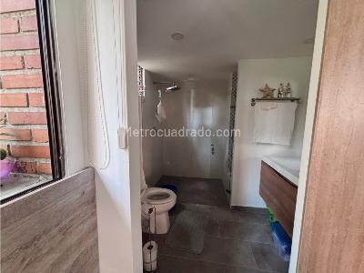 Apartamento de 2 alcobas en venta en Conquistadores, Medellín, 144 m² · foto 15 de 16