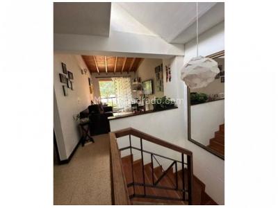 Casa de 3 alcobas en venta en Cumbres, Envigado, 260 m² · foto 4 de 9