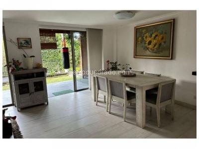 Casa de 3 alcobas en venta en Cumbres, Envigado, 260 m² · foto 5 de 9