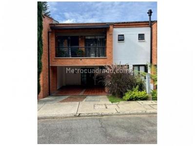 Casa de 3 alcobas en venta en Cumbres, Envigado, 260 m² · foto 9 de 9