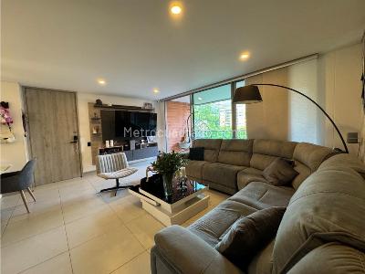 Apartamento de 3 alcobas en venta en Loma De Los Mesa, Envigado, 116 m² · foto 3 de 20