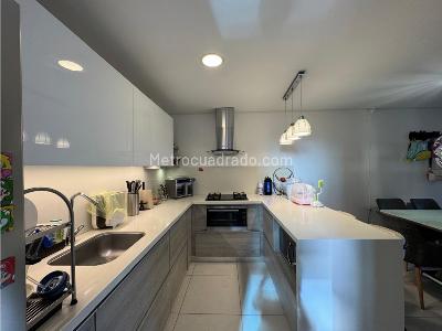 Apartamento de 3 alcobas en venta en Loma De Los Mesa, Envigado, 116 m² · foto 5 de 20