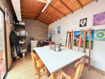 Casa de 5 alcobas en venta en La Sebastiana, Envigado, 204 m² · foto 9 de 20
