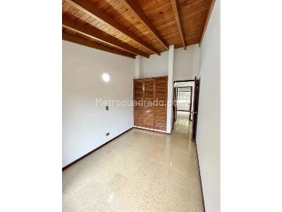 Casa de 5 alcobas en venta en La Sebastiana, Envigado, 204 m² · foto 16 de 20
