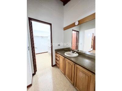 Casa de 5 alcobas en venta en La Sebastiana, Envigado, 204 m² · foto 19 de 20