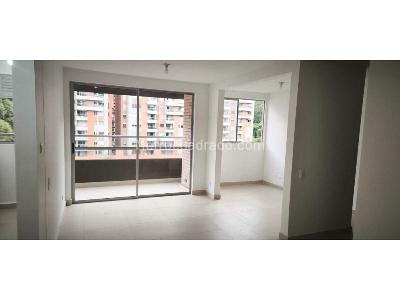 Apartamento de 2 alcobas en venta en San Jose, Sabaneta, 72 m² · foto 3 de 19