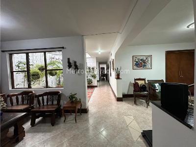 Apartamento de 4 alcobas en venta en Simon Bolivar, Medellín, 180 m² · foto 2 de 12