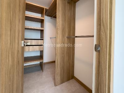 Apartamento de 2 alcobas en venta en Av Las Vegas, Sabaneta, 68 m² · foto 5 de 5