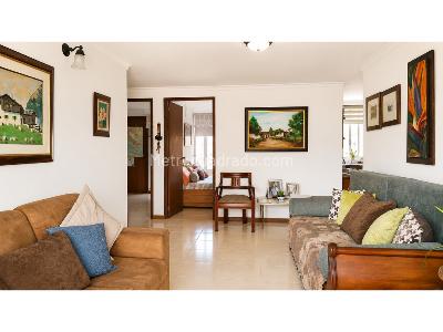 Apartamento de 3 alcobas en venta en Loma De Los Bernal, Medellín, 90 m² · foto 4 de 17