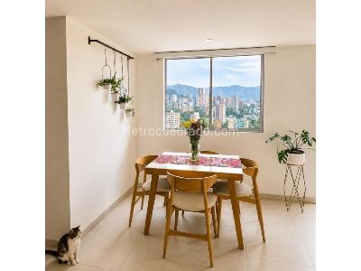 Apartamento de 3 alcobas en venta en El Poblado, Medellín, 77 m² · foto 3 de 9
