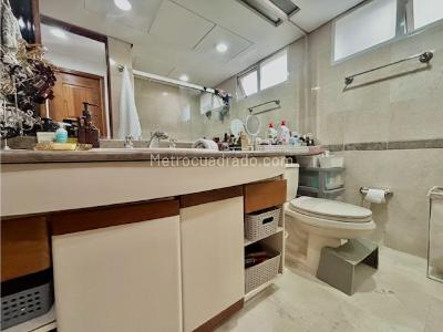Apartamento de 3 alcobas en venta en Provenza, Medellín, 153 m² · foto 19 de 20