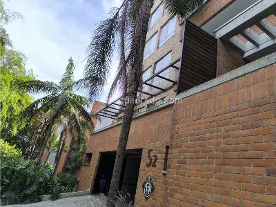 Apartamento de 3 alcobas en venta en Loma Del Chocho, Envigado, 137 m² · foto 2 de 20