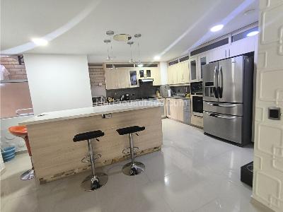 Apartamento de 3 alcobas en venta en Loma Del Chocho, Envigado, 137 m² · foto 8 de 20