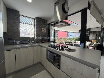 Apartamento de 3 alcobas en venta en Loma De Las Brujas, Envigado, 148 m² · foto 4 de 20