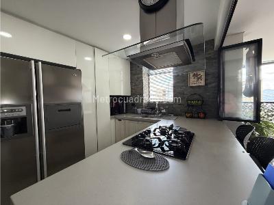Apartamento de 3 alcobas en venta en Loma De Las Brujas, Envigado, 148 m² · foto 5 de 20