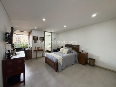 Apartamento de 3 alcobas en venta en Loma De Las Brujas, Envigado, 148 m² · foto 16 de 20