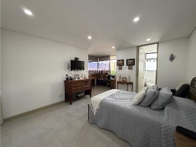 Apartamento de 3 alcobas en venta en Loma De Las Brujas, Envigado, 148 m² · foto 18 de 20