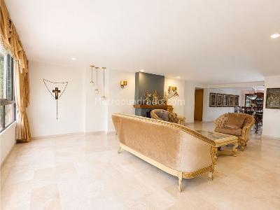 Apartamento de 4 alcobas en venta en La Calera, Medellín, 302 m² · foto 3 de 20